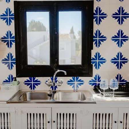 Villa La Renda Mediterranean - Beach, Port And Amenities Within Walking Distance *
